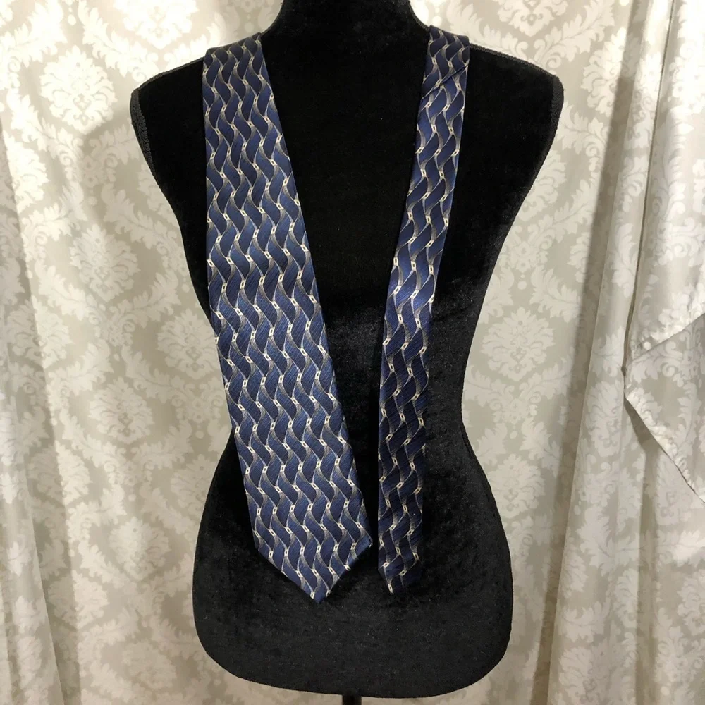 Vintage Geoffrey Beene Silk Tie